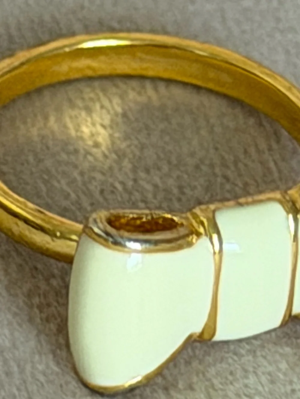 Kate Spade New York “Take a Bow” Enamel Ring in Cream/Ivory